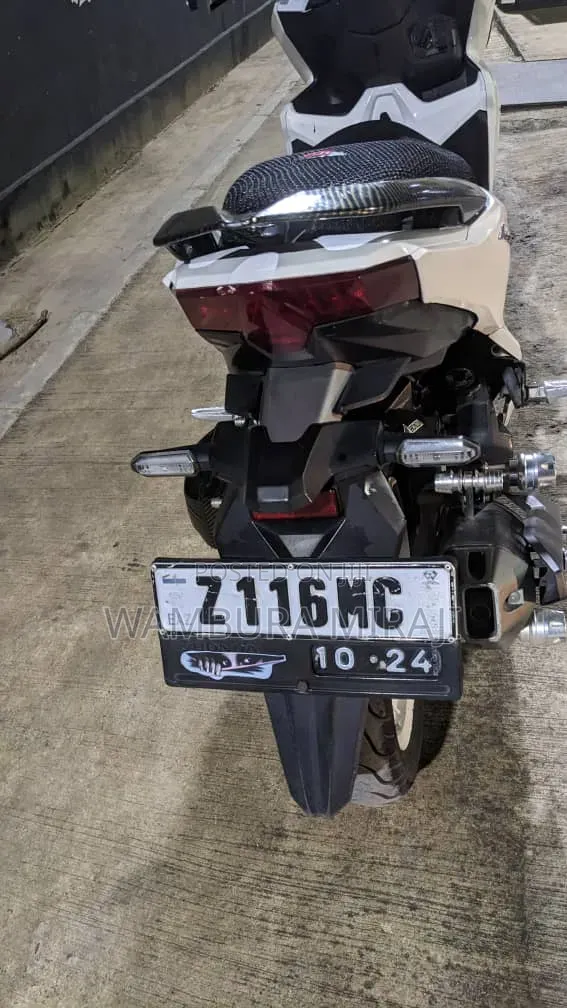 Honda CBX 2022 Silver