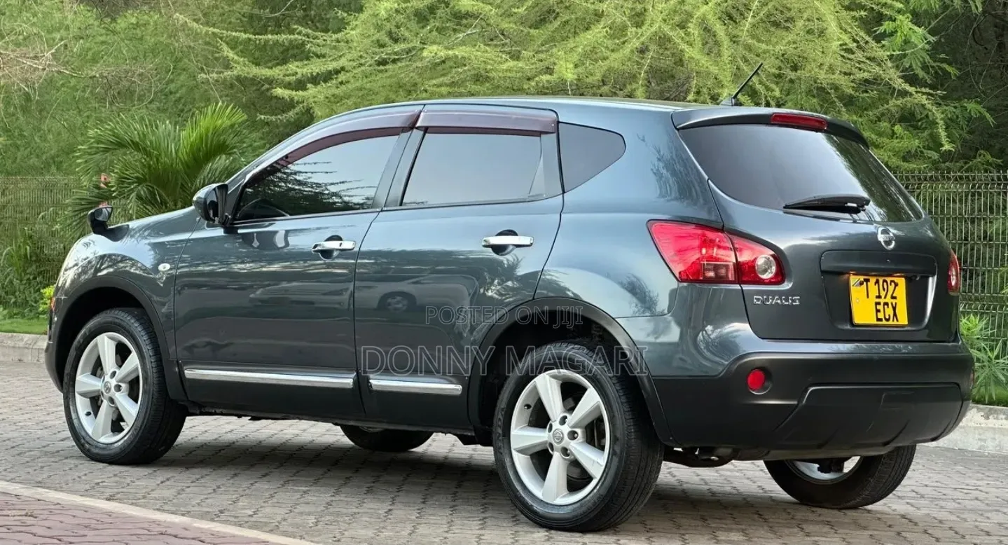 Nissan Dualis 2011 Gray