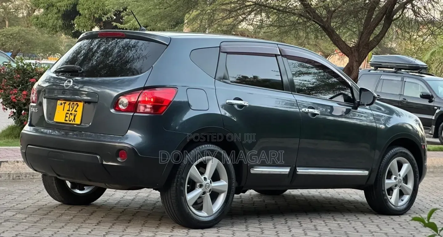 Nissan Dualis 2011 Gray