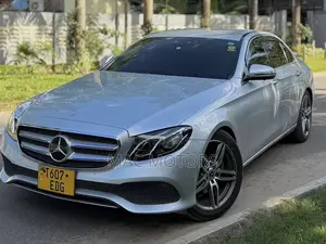 Mercedes-Benz E200 2017 Silver