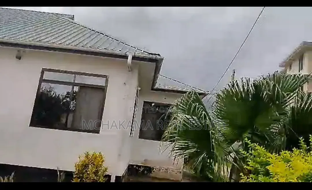 3bdrm House in Mchamaka Real Estate, Mbezi for sale