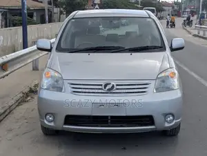 Toyota Raum 2008 Silver