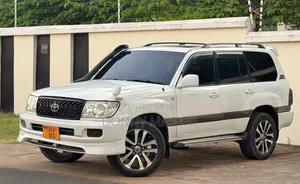 Toyota Land Cruiser 2001 White