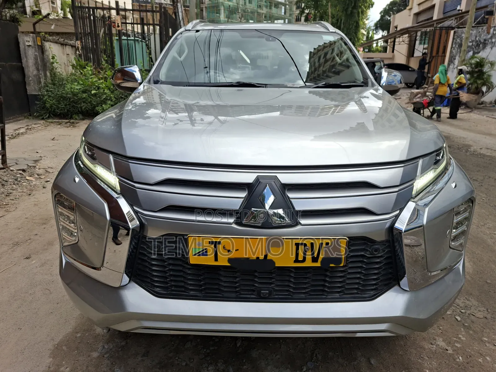 Mitsubishi Pajero 2022 Silver