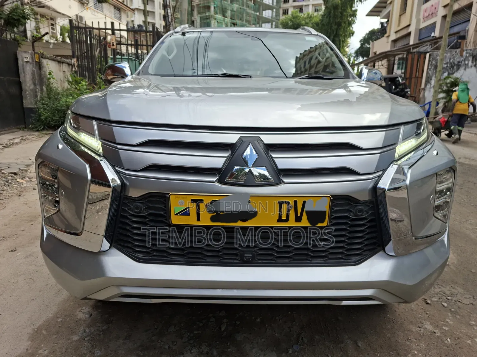 Mitsubishi Pajero 2022 Silver