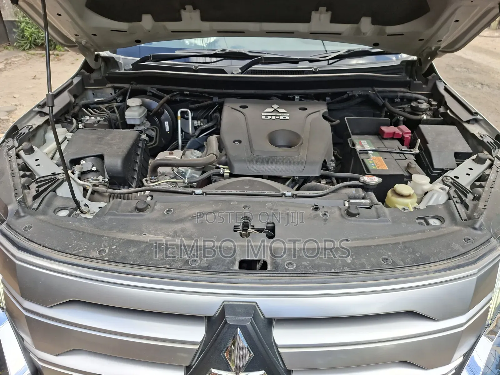 Mitsubishi Pajero 2022 Silver