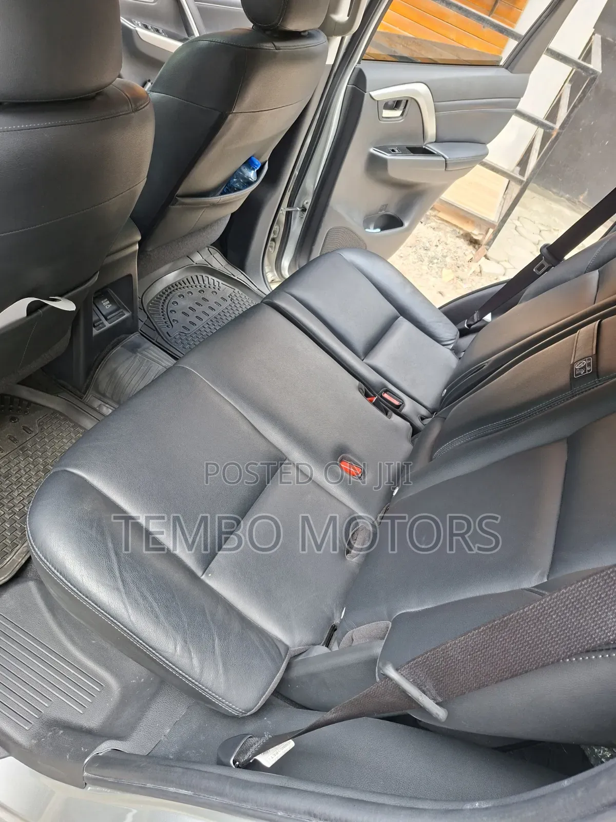 Mitsubishi Pajero 2022 Silver