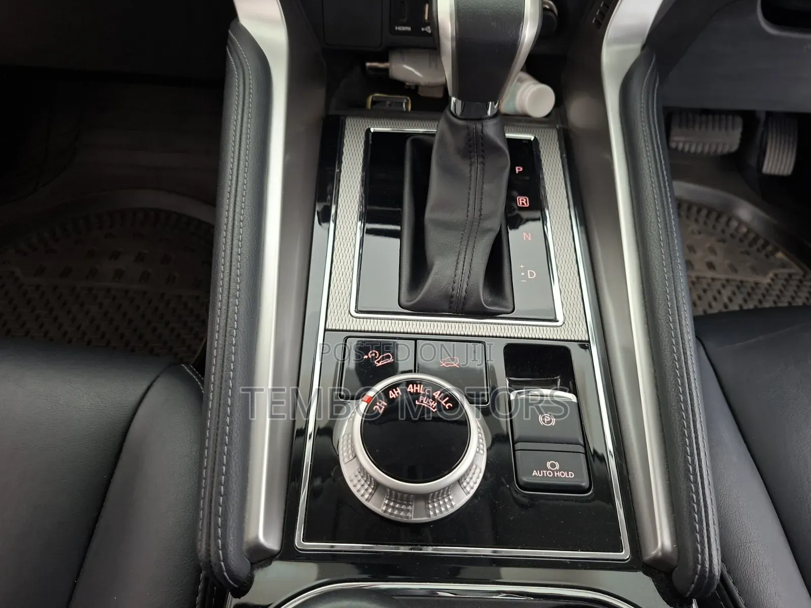 Mitsubishi Pajero 2022 Silver