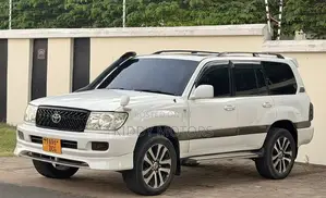 Toyota Land Cruiser 2002 White