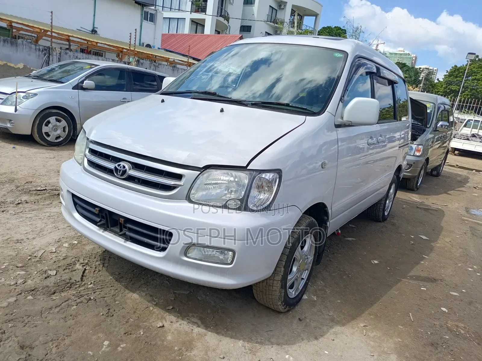 Toyota TownAce Noah 2001 White