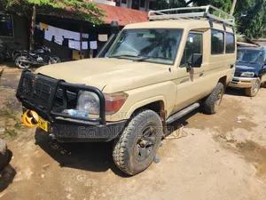 Toyota Land Cruiser 2010 Beige