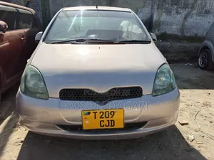 Toyota Vitz 2002 Pink