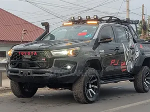 Toyota Hilux 2019 Gray