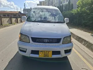 Toyota Noah 2003 White