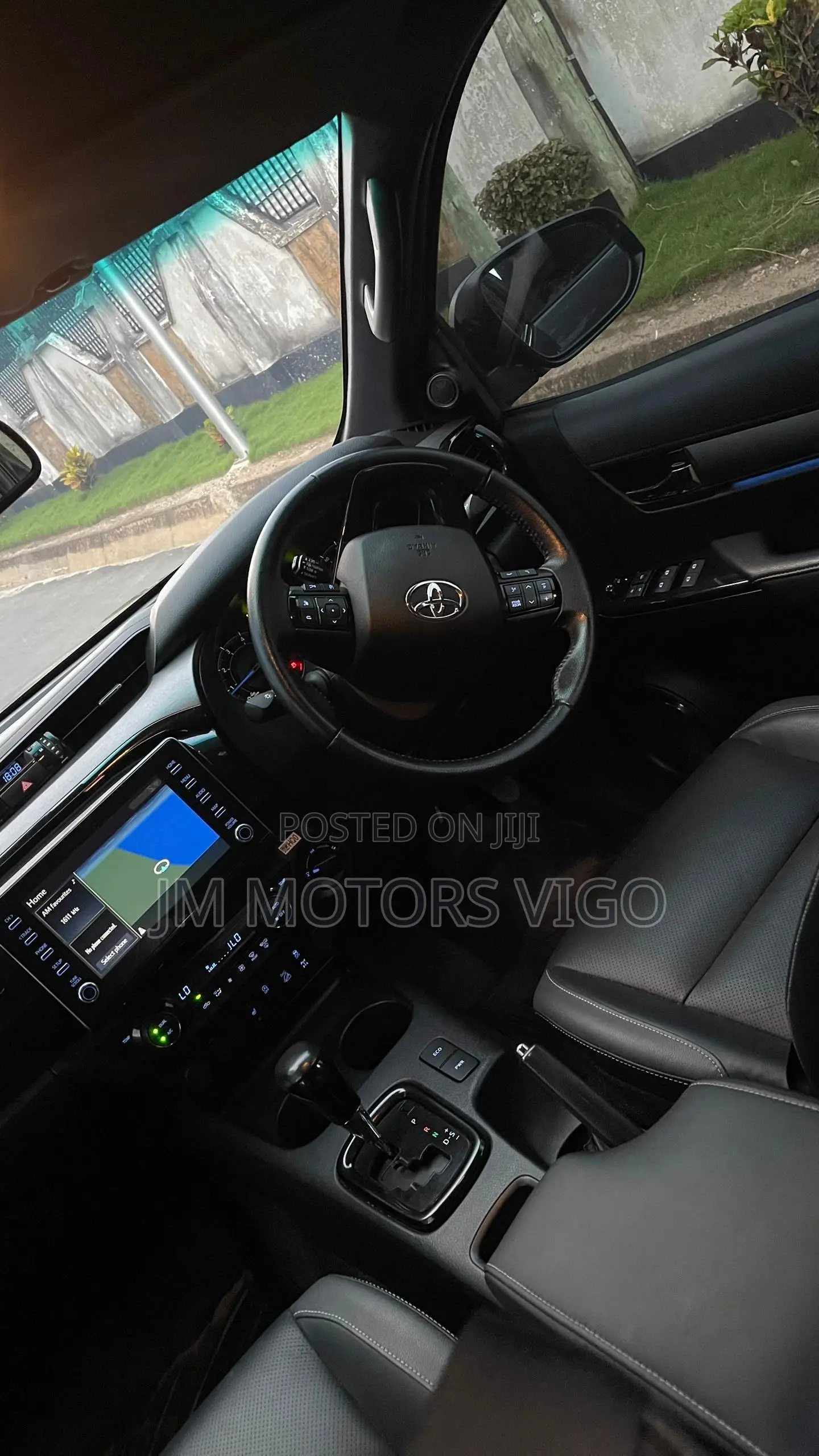 Toyota Hilux 2023 Gray