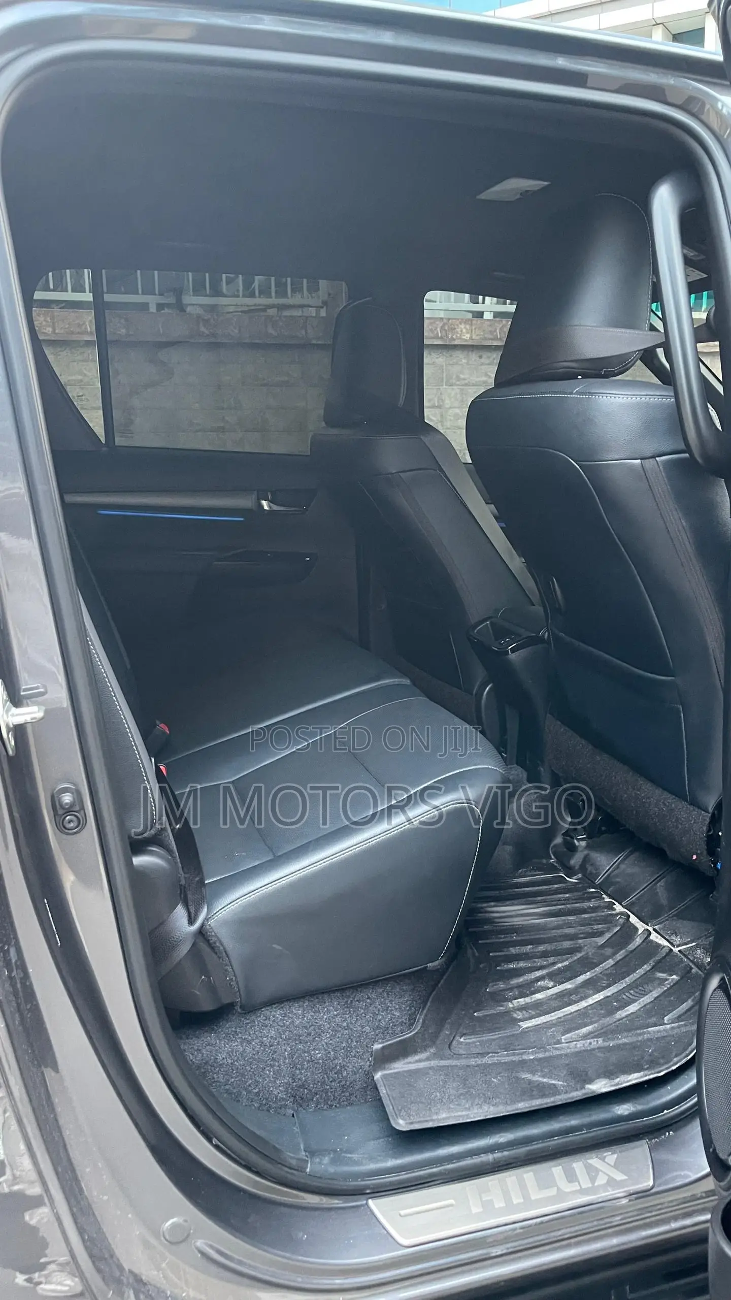 Toyota Hilux 2023 Gray