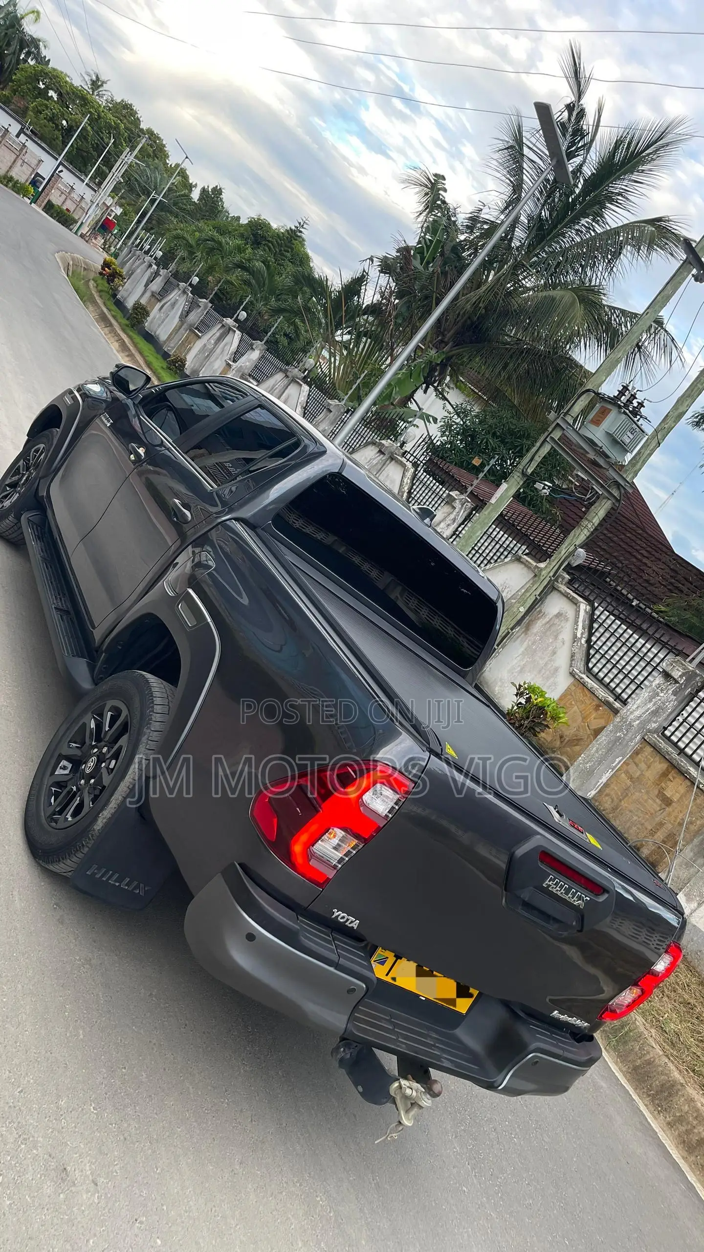 Toyota Hilux 2023 Gray