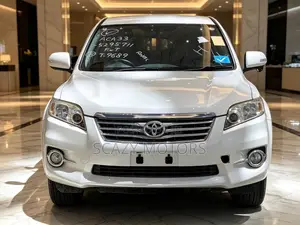 Toyota Vanguard 2012 White