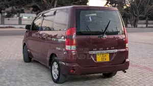 Toyota Noah 2.0 AWD (8 Seater) 2005 Maroon