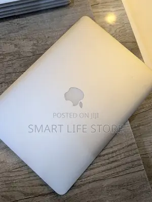 New Laptop Apple MacBook 2015 8GB Intel Core i5 SSD 256GB