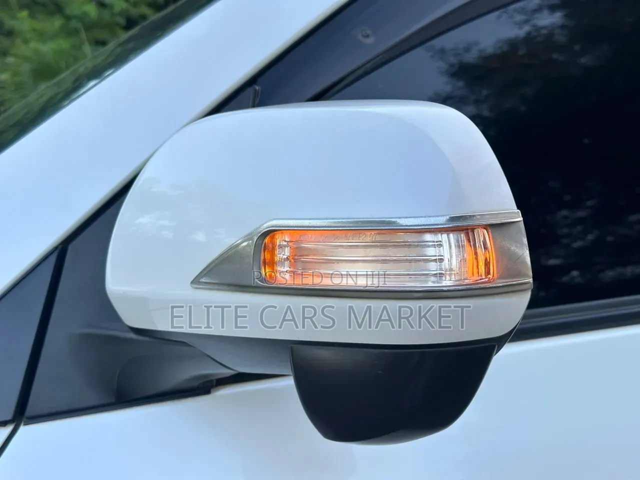 Toyota Vanguard 2012 White