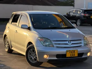 Toyota IST 2004 Silver