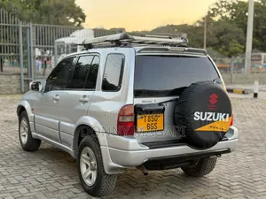 Suzuki Escudo 2006 Silver