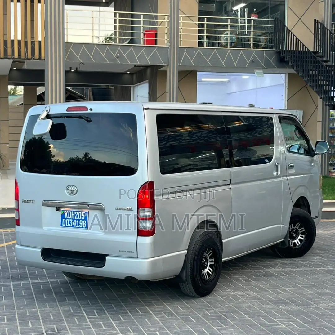 Toyota HiAce 2008 Silver