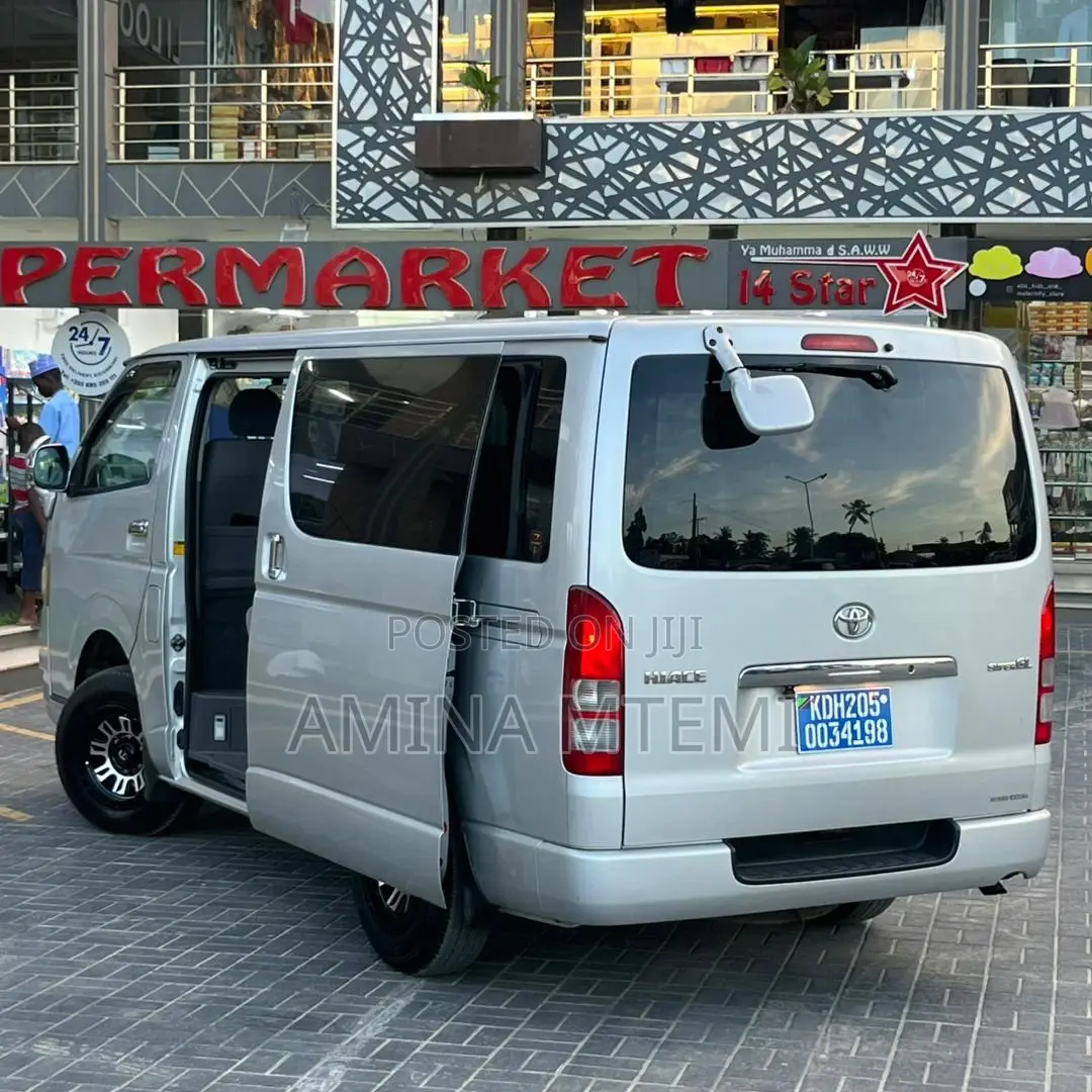 Toyota HiAce 2008 Silver