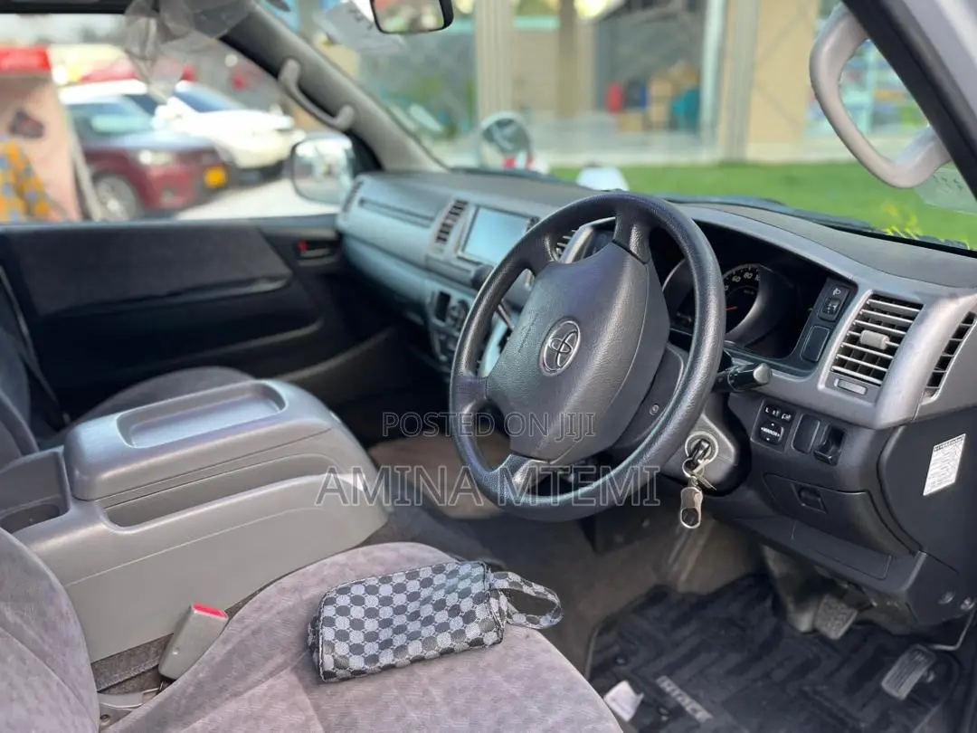 Toyota HiAce 2008 Silver