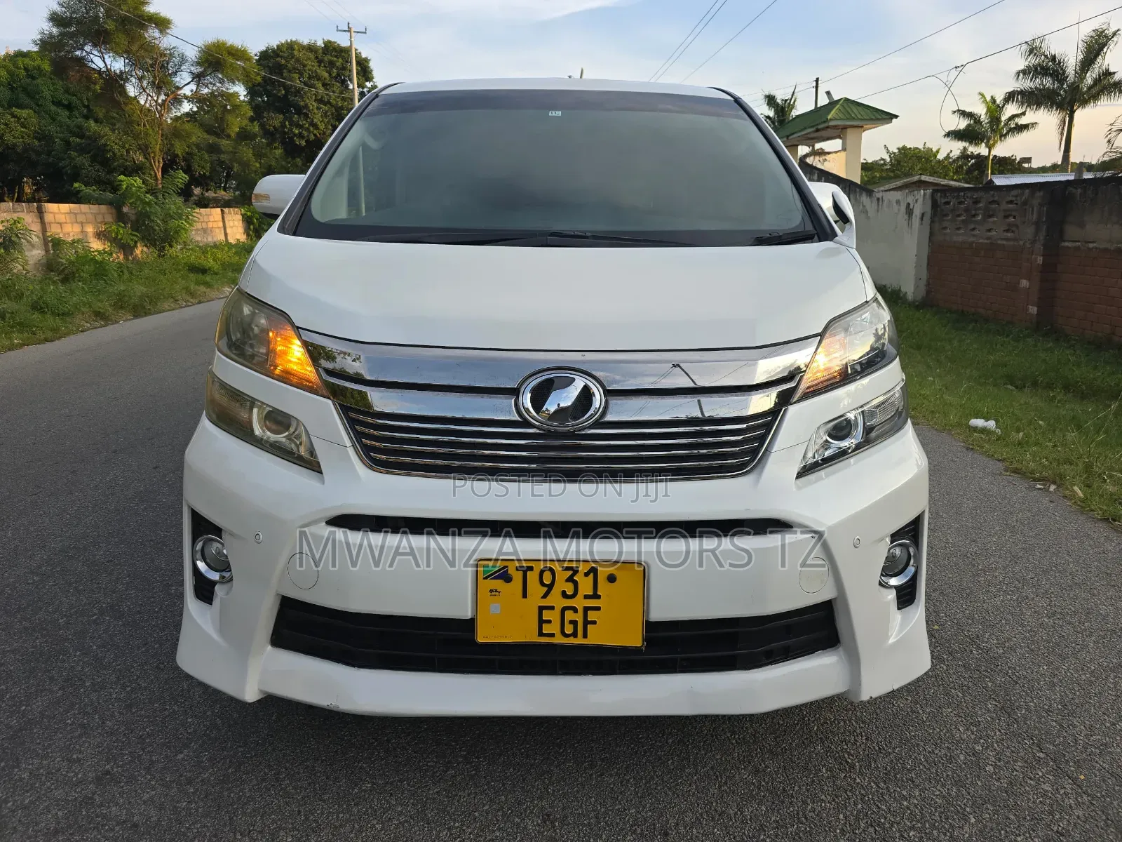 Toyota Alphard 2010 White