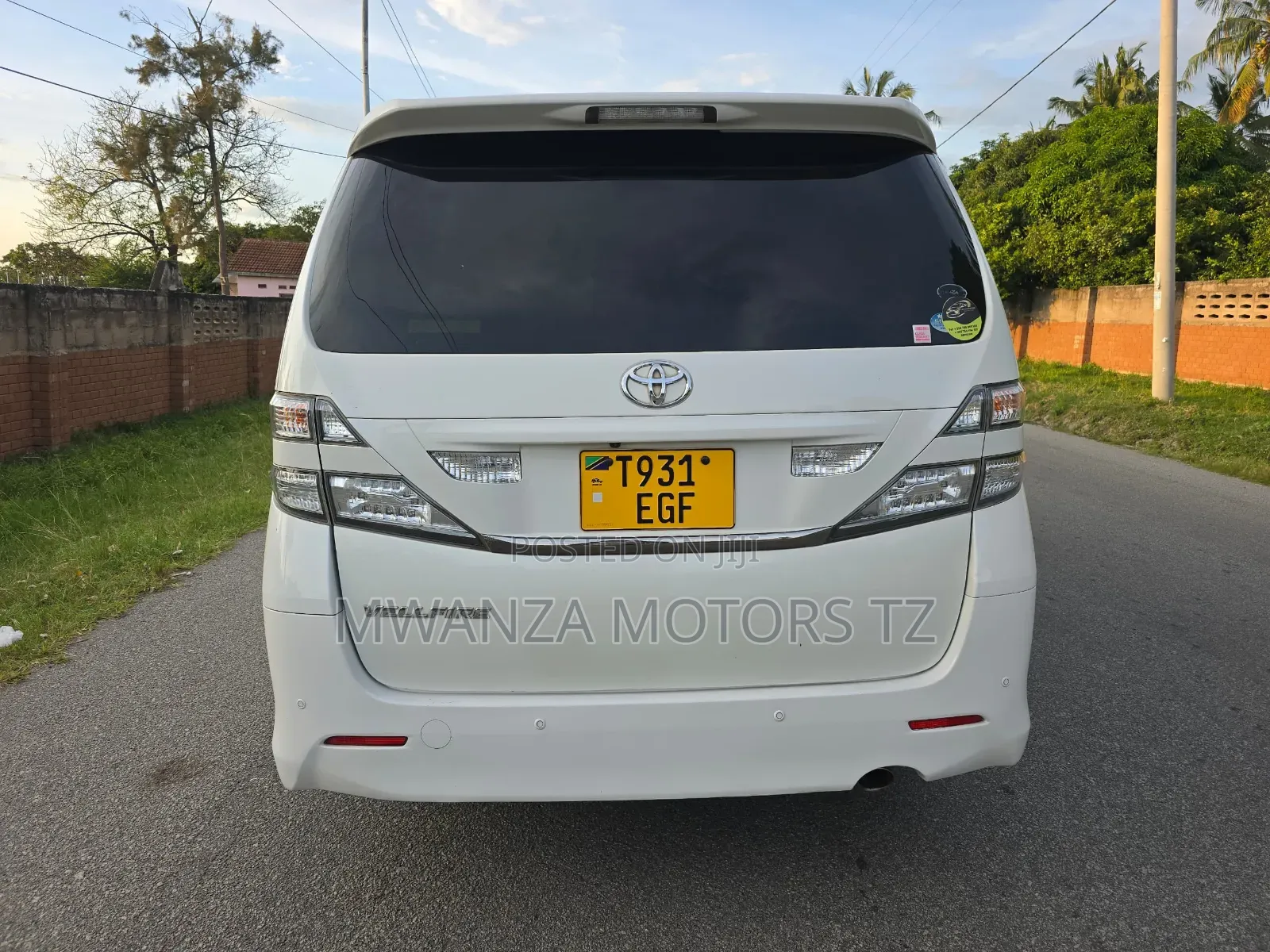 Toyota Alphard 2010 White
