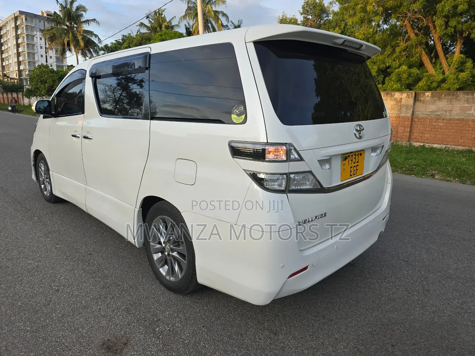 Toyota Alphard 2010 White