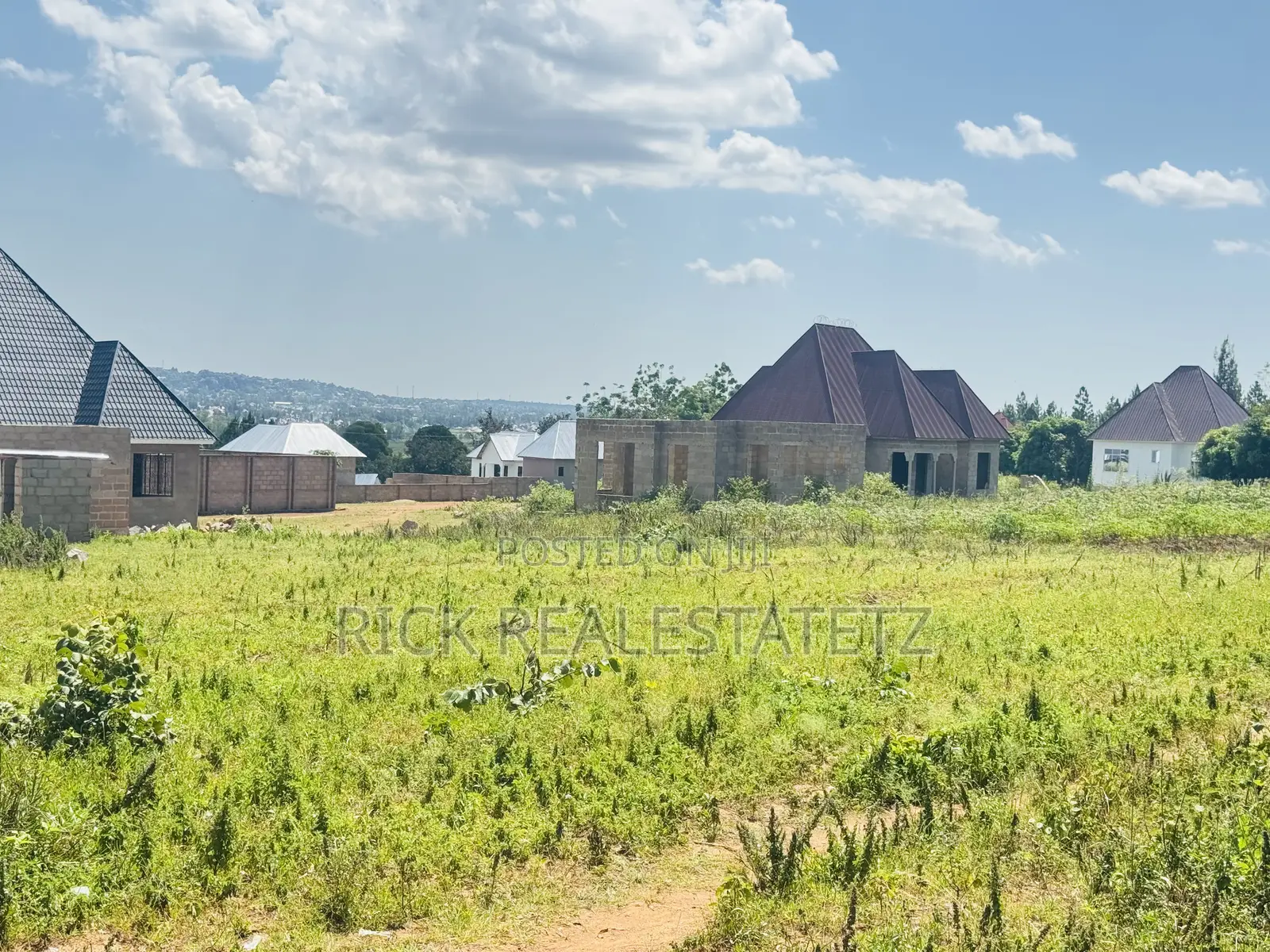 Viwanja Vinauzwa Kisesa - Kanyama (Karibu Na Chuo Cha Afya City Colege
