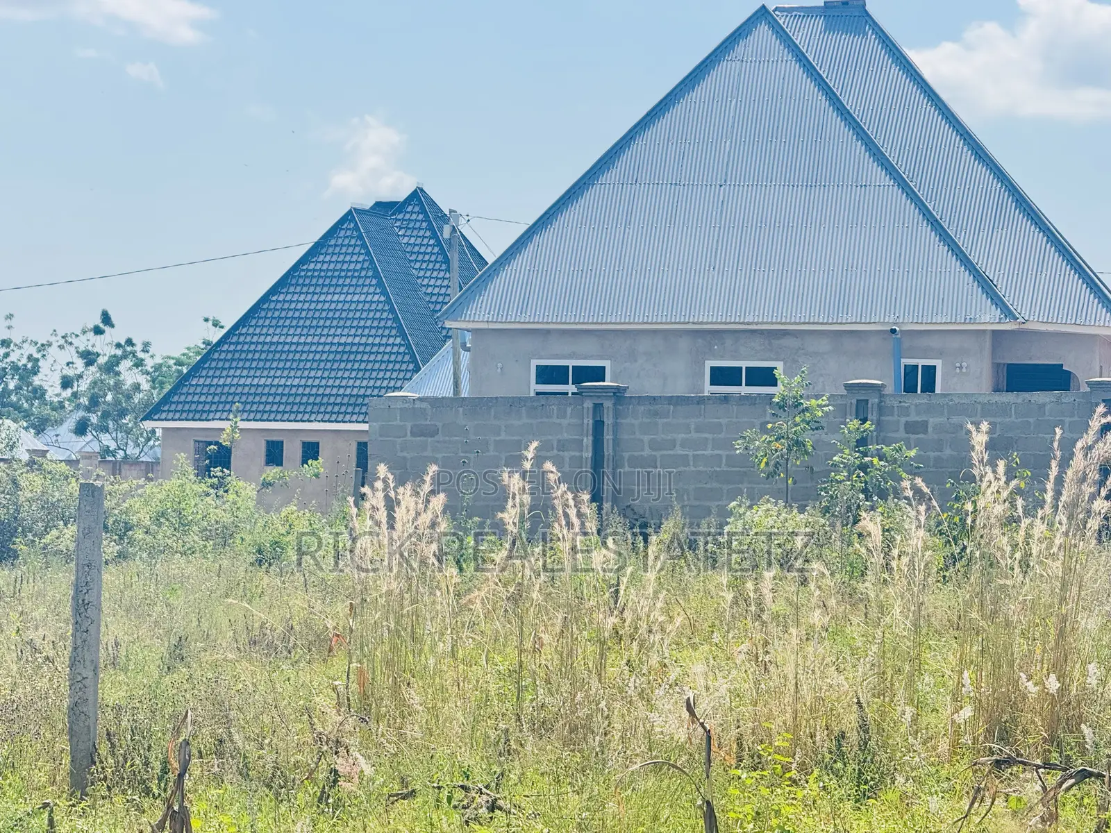 Viwanja Vinauzwa Kisesa - Kanyama (Karibu Na Chuo Cha Afya City Colege