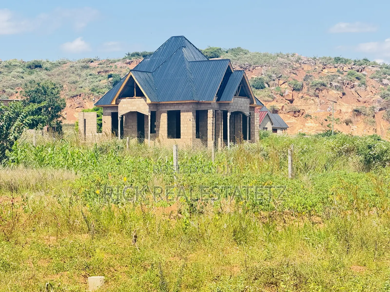 Viwanja Vinauzwa Kisesa - Kanyama (Karibu Na Chuo Cha Afya City Colege