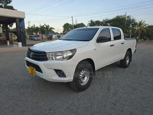 Toyota Hilux 2016 White