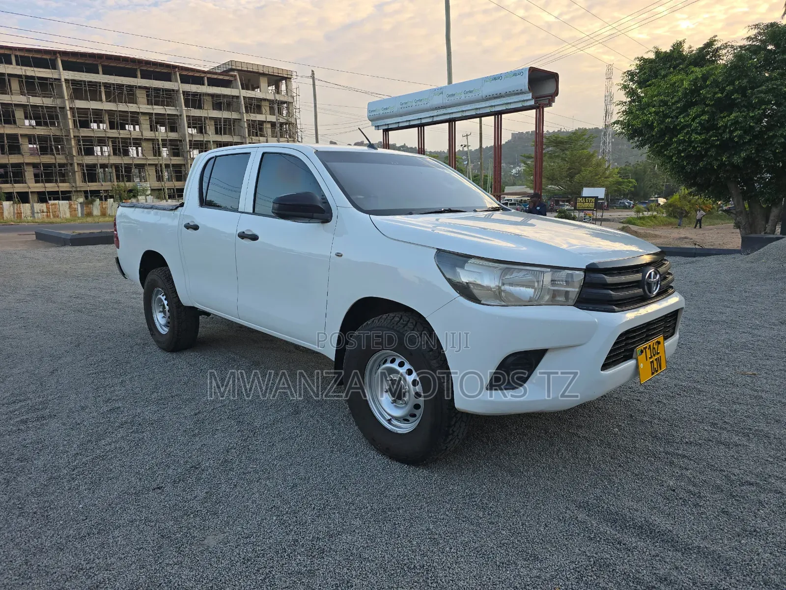 Toyota Hilux 2016 White