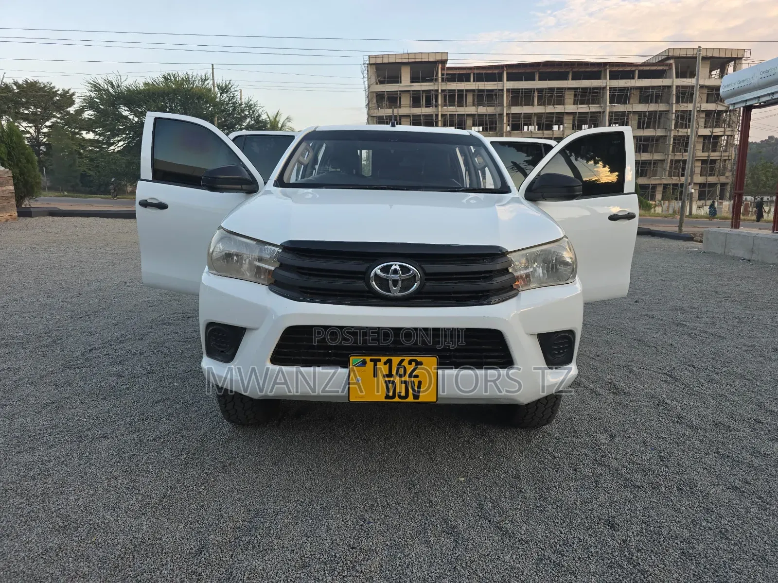 Toyota Hilux 2016 White