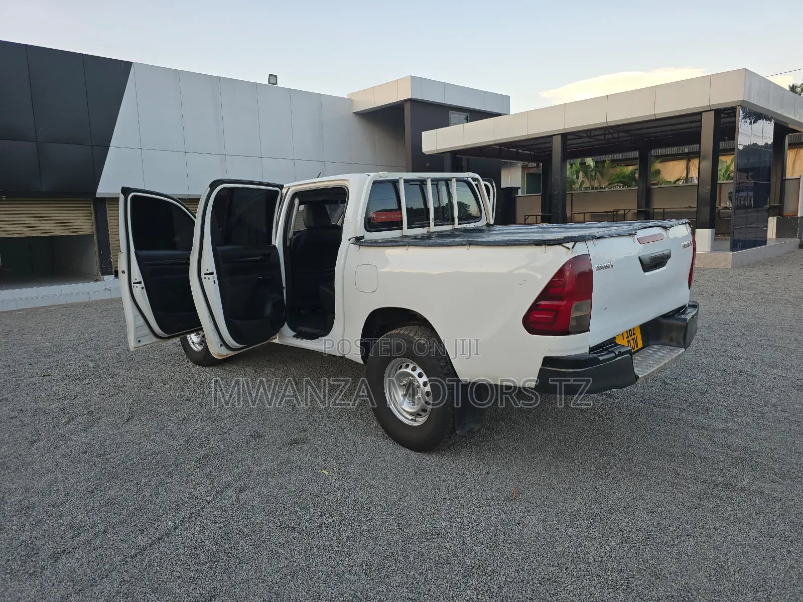 Toyota Hilux 2016 White
