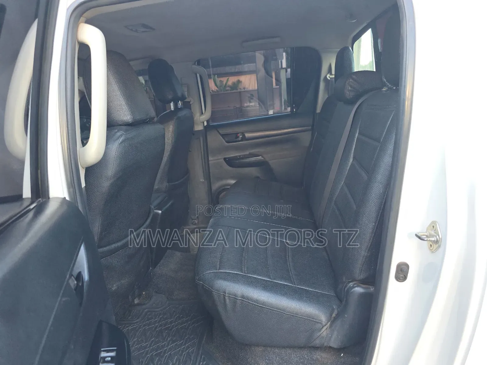 Toyota Hilux 2016 White