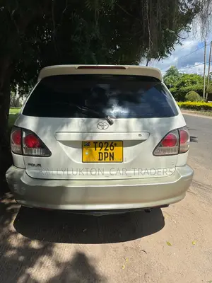 Toyota Harrier 2005 White