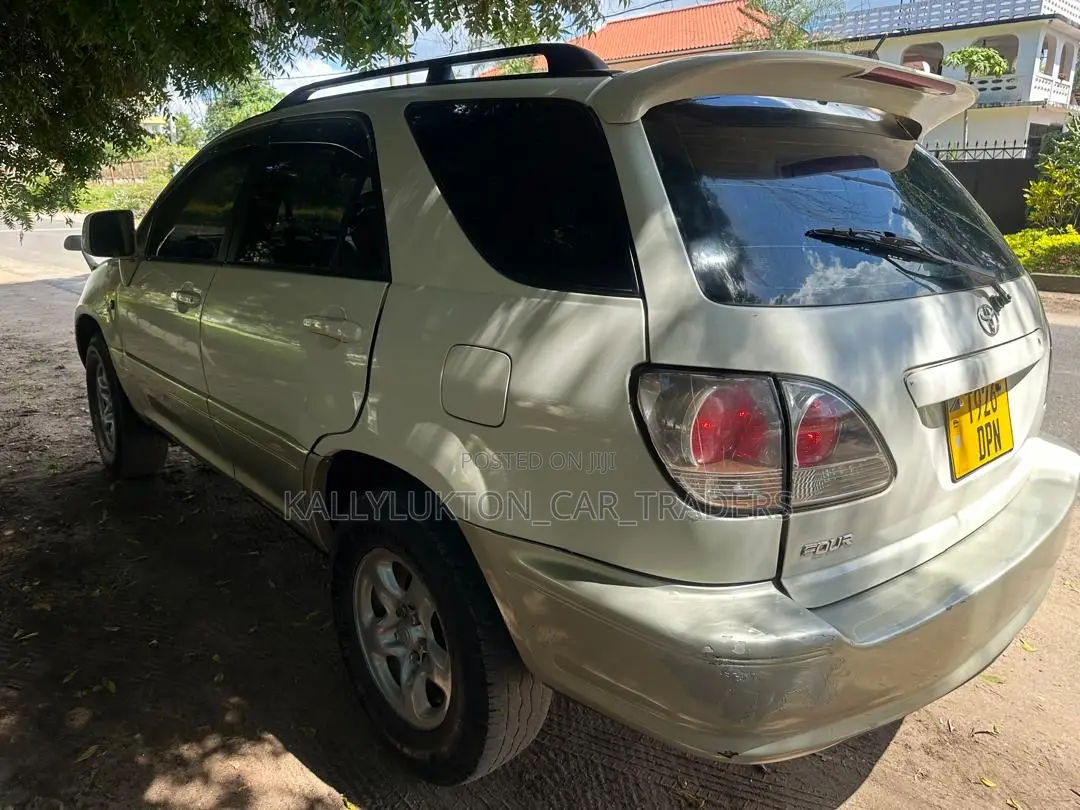Toyota Harrier 2005 White