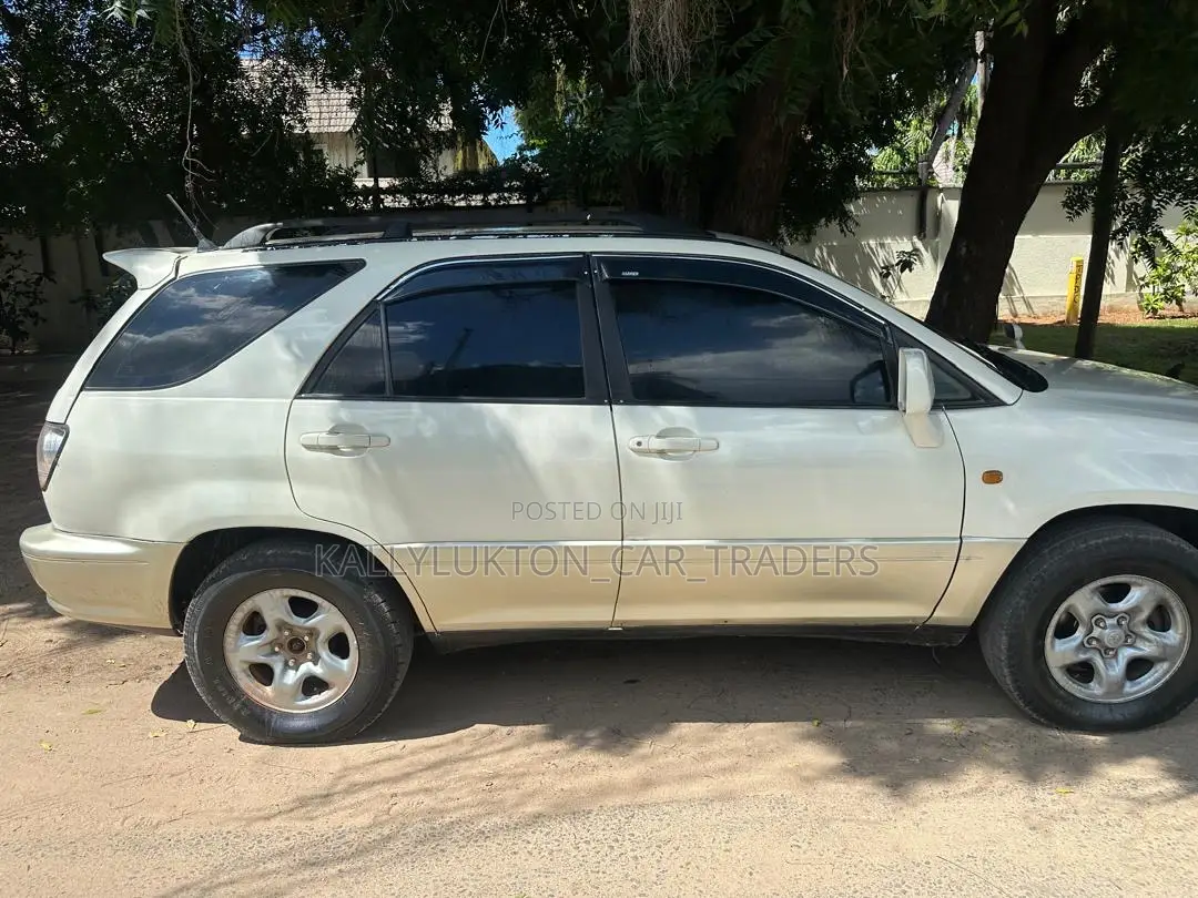 Toyota Harrier 2005 White