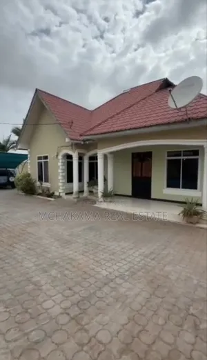 3bdrm House in Mchakama Real Estate, Kibada for sale