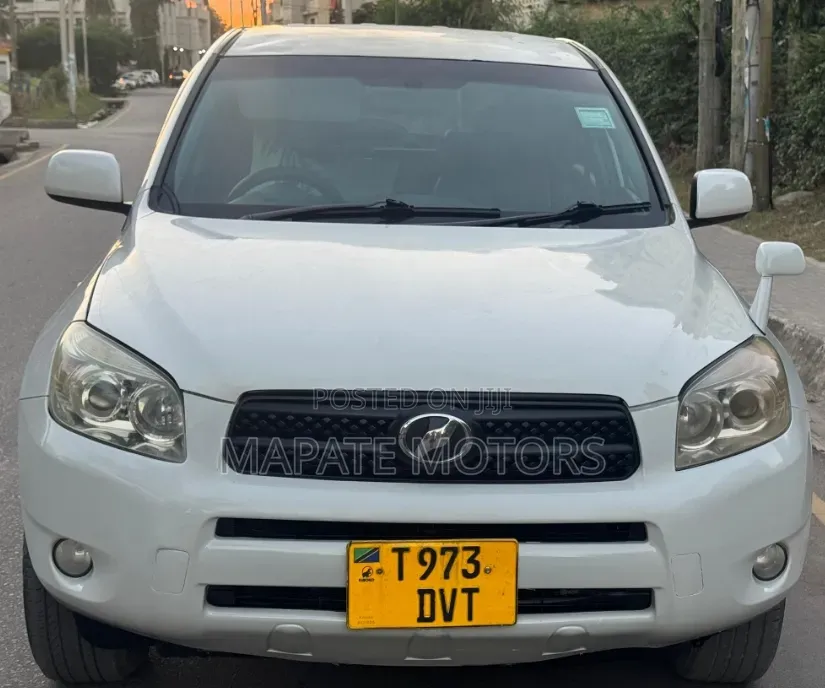 Toyota RAV4 2.5 2011 White