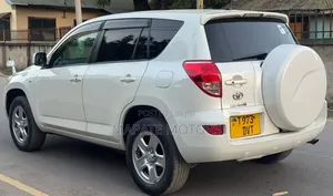 Toyota RAV4 2.5 2011 White