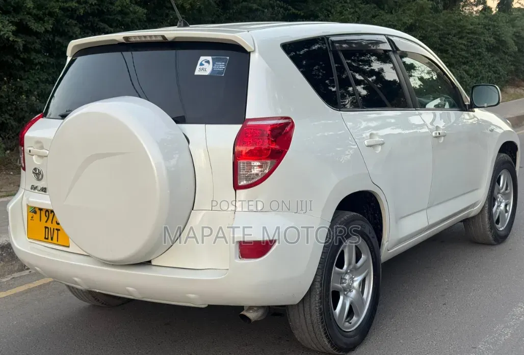 Toyota RAV4 2.5 2011 White