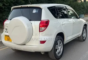 Toyota RAV4 2.5 2011 White