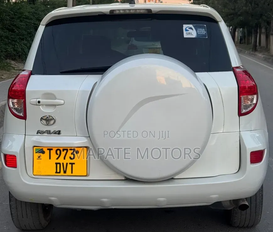 Toyota RAV4 2.5 2011 White